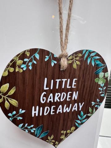 The Little Garden Hideaway With Stunning Sea Views And Garden Bed & Breakfast Holyhead Bagian luar foto