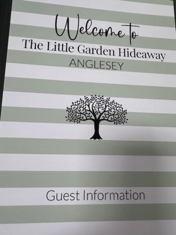 The Little Garden Hideaway With Stunning Sea Views And Garden Bed & Breakfast Holyhead Bagian luar foto